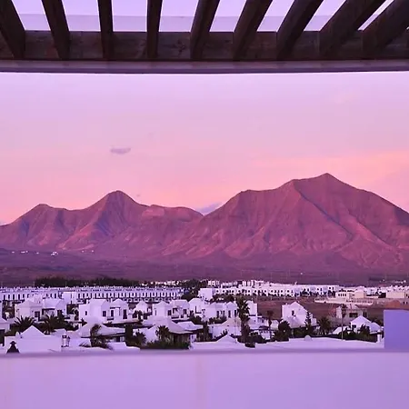 Playa Blanca Sleeps 4 Pool Wifi Playa Blanca (Lanzarote)