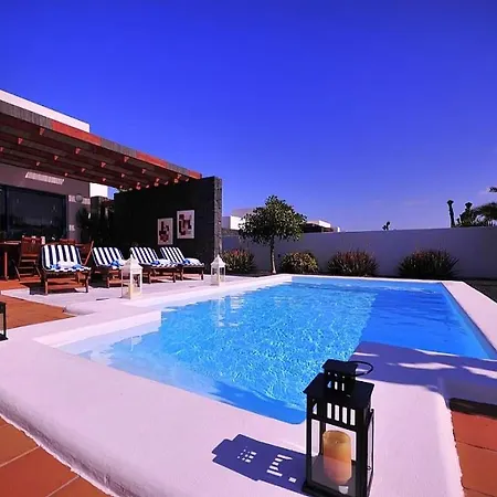 Playa Blanca Sleeps 4 Pool Wifi Willa *
