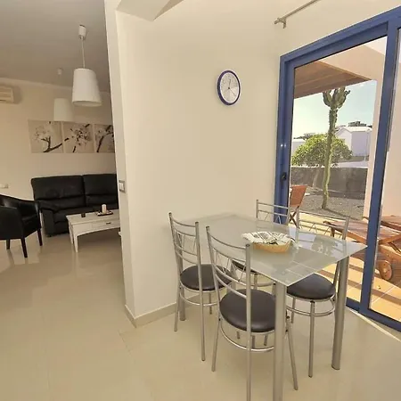 Playa Blanca Sleeps 4 Pool Wifi Willa *